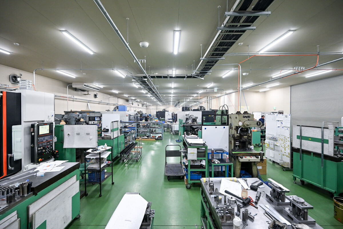 工場内部の生産エリア（基礎・土間コンクリート施工を含む施設）